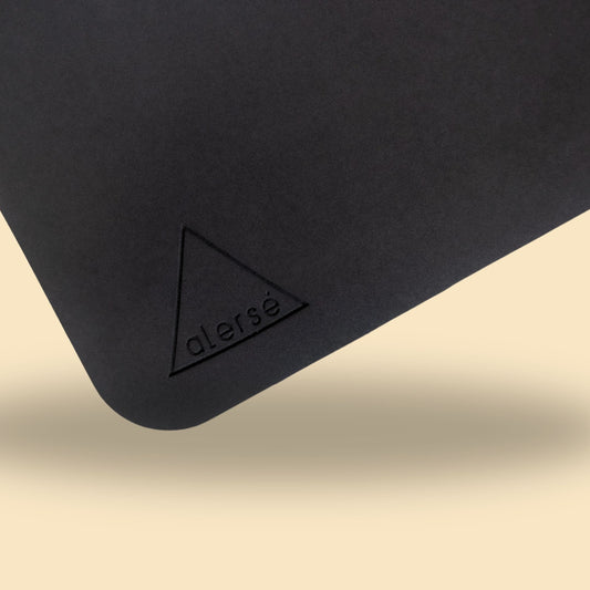 Alerse LIGHT Yoga Mat - Premium 6mm  thick, 2.5lbs. - ( Matte Black)